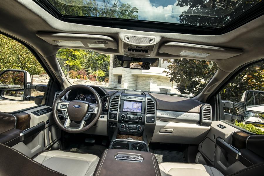 Торпедо Ford F-450 Limited Super Duty 2017 года  (фото 14 из 16)